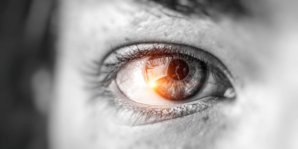 Can High Blood Pressure Cause Flashing Lights in the Eyes?
